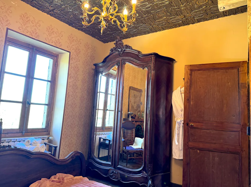 Room 2 pompadour